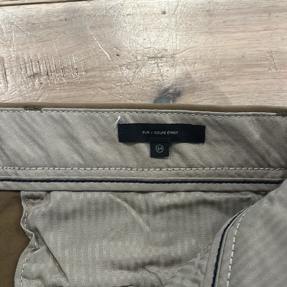Dockers - Picture 3 of 4